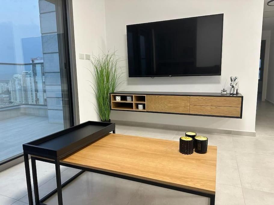 Elegant 3 Bedroom Ocean View Condo In Kiryat Yam Qiryat Yam Zewnętrze zdjęcie