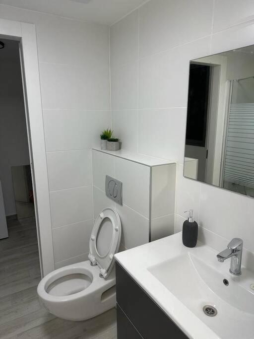 Elegant 3 Bedroom Ocean View Condo In Kiryat Yam Qiryat Yam Zewnętrze zdjęcie