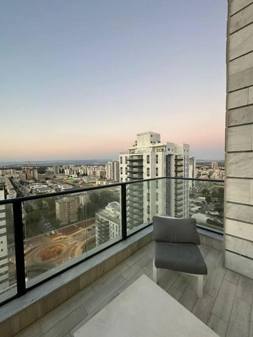 Elegant 3 Bedroom Ocean View Condo In Kiryat Yam Qiryat Yam Zewnętrze zdjęcie