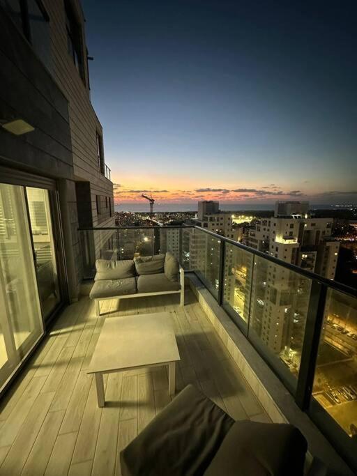 Elegant 3 Bedroom Ocean View Condo In Kiryat Yam Qiryat Yam Zewnętrze zdjęcie